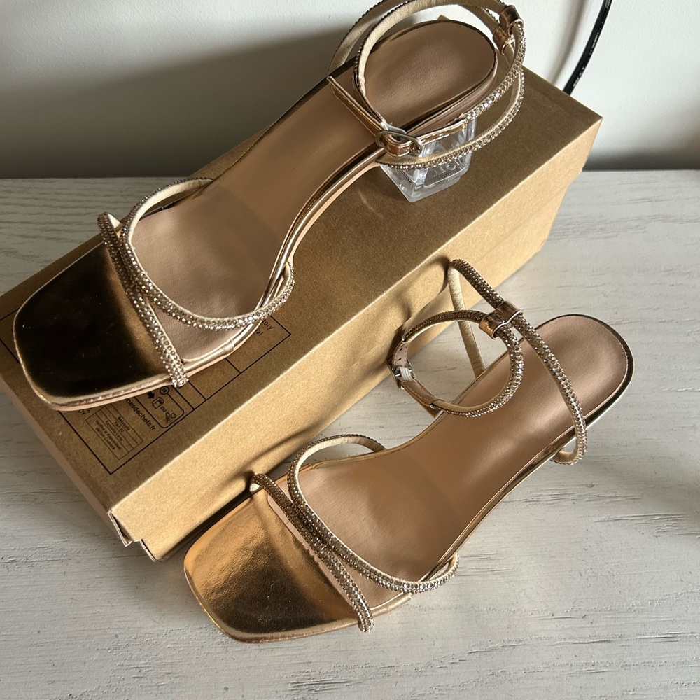Elegant Gold Strappy Sandals